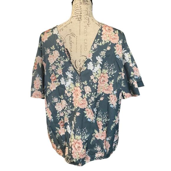 Bloomchic Short Sleeve Green Pink Floral V Neck Wrap Shirt Size 10 - Picture 2 of 5